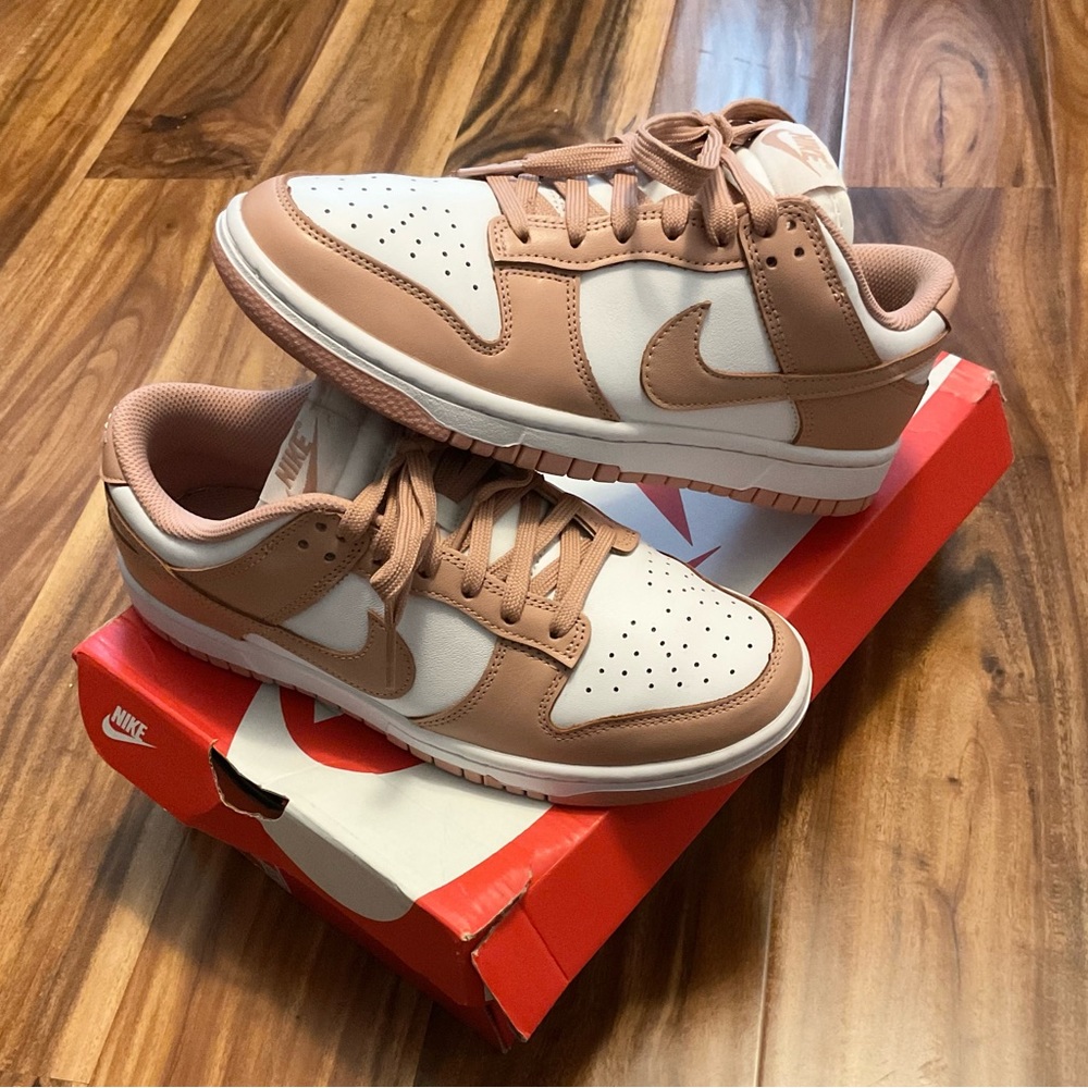 Nike Dunks - women’s 8.5